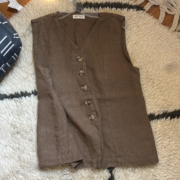 First Rite Linen Vest - Picture 16 of 17